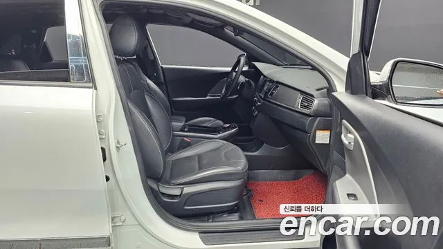 Kia Niro 2020 — фото 11