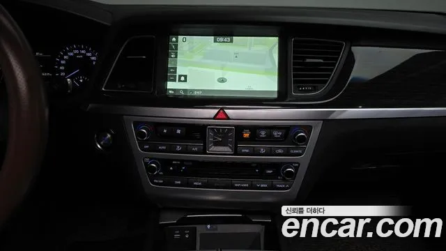 Genesis G80 2017 — фото 14
