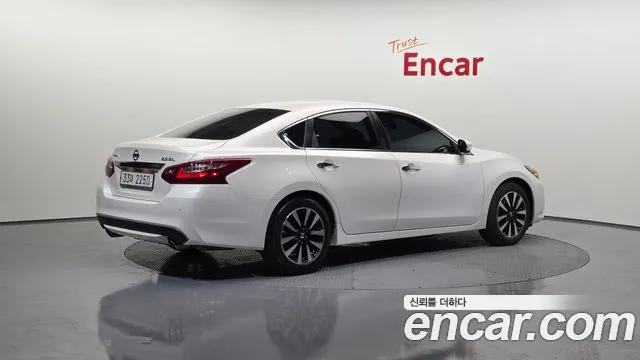 Nissan Altima 2018 — фото 2