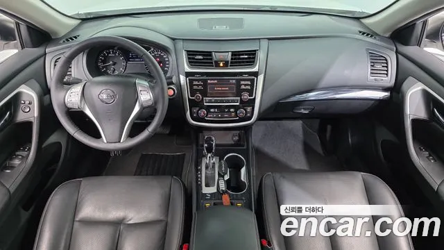 Nissan Altima 2018 — фото 10