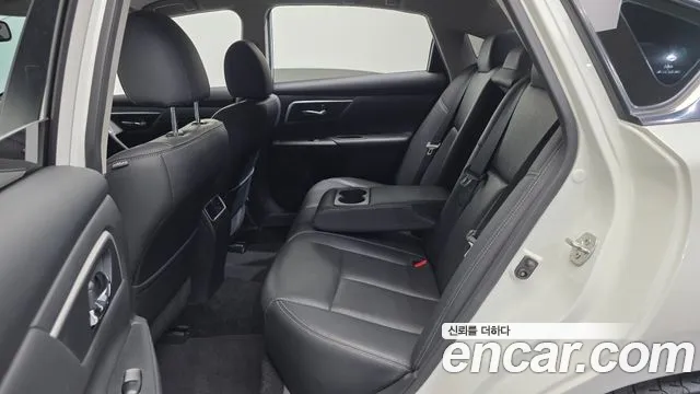 Nissan Altima 2018 — фото 18
