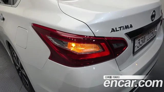 Nissan Altima 2018 — фото 9