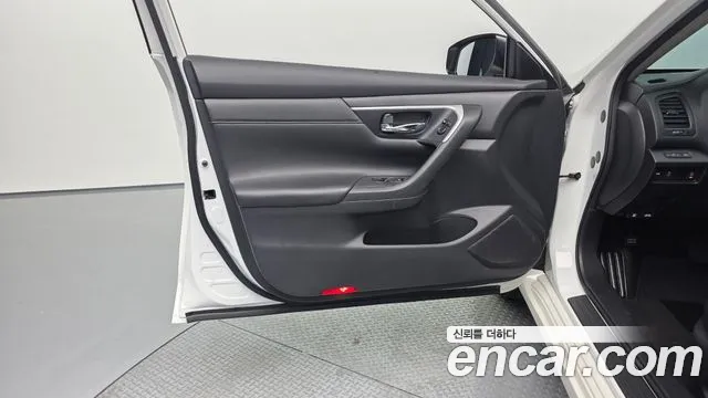 Nissan Altima 2018 — фото 14
