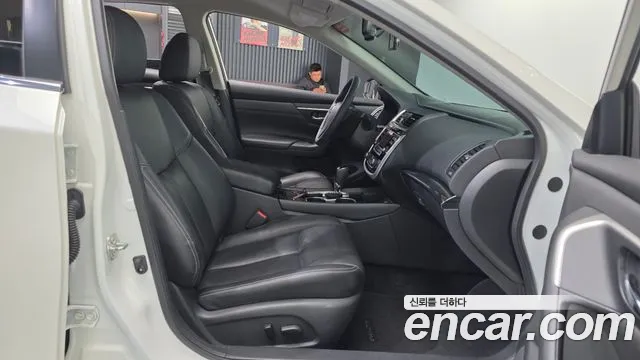 Nissan Altima 2018 — фото 16