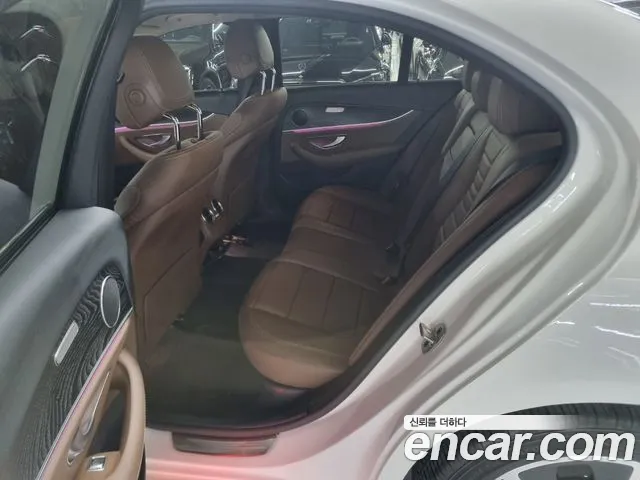 Mercedes-Benz E-Class 2020 — фото 10