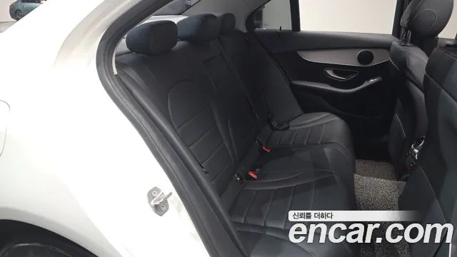 Mercedes-Benz C-Class 2018 — фото 16