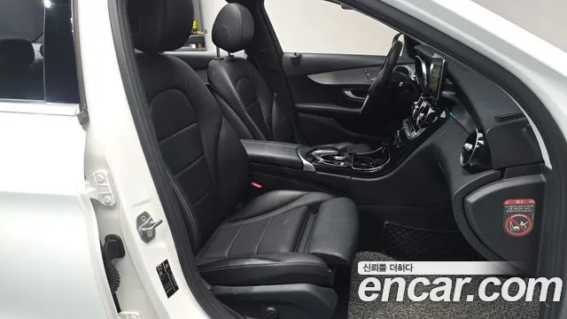 Mercedes-Benz C-Class 2018 — фото 17