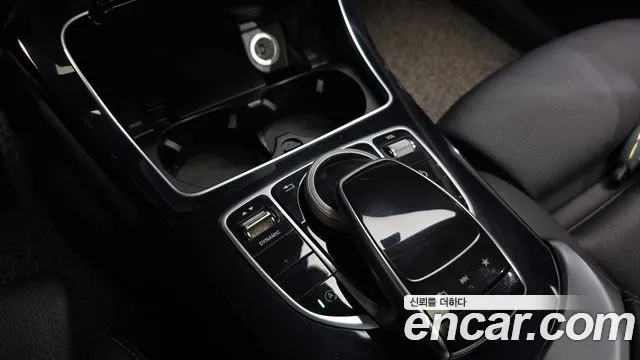 Mercedes-Benz C-Class 2018 — фото 15