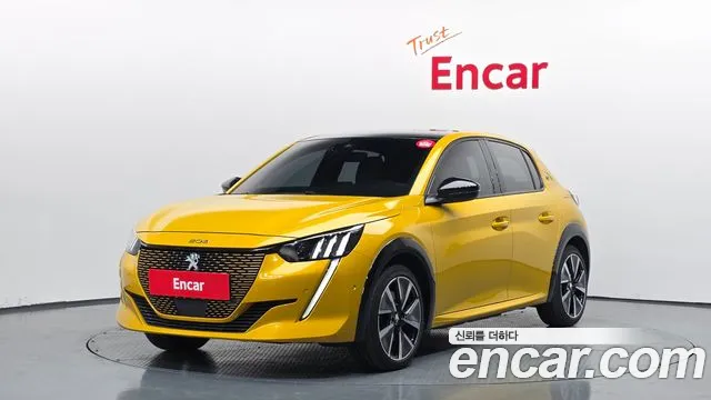 Peugeot 208 2021 — фото 1