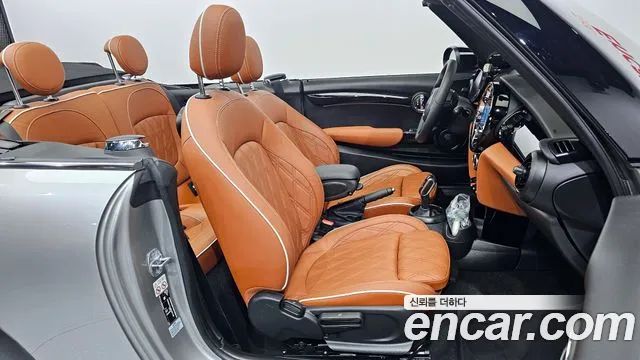 Mini Cooper Convertible 2024 — фото 12
