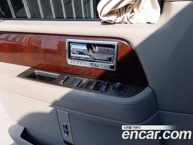 Lincoln Navigator 2014 — фото 11