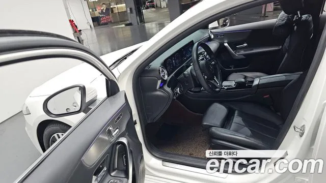 Mercedes-Benz A-Class 2021 — фото 12