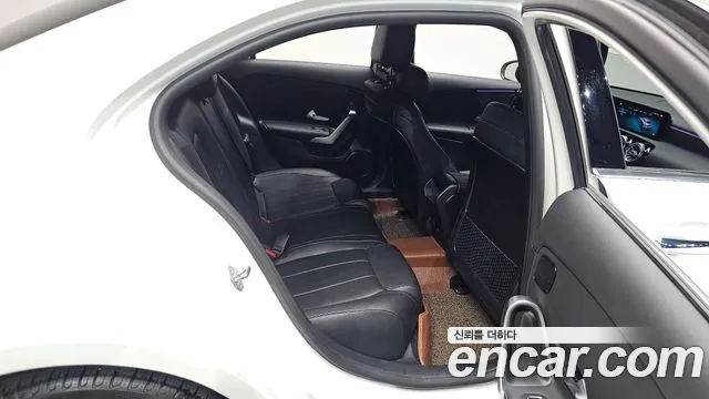 Mercedes-Benz A-Class 2021 — фото 17