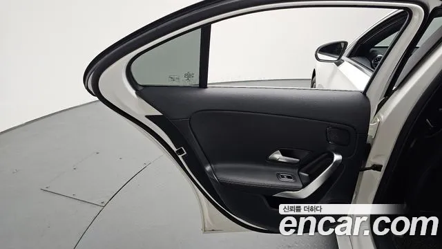 Mercedes-Benz A-Class 2021 — фото 14