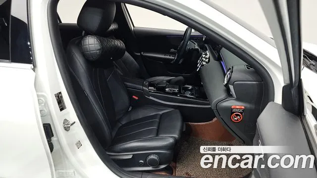 Mercedes-Benz A-Class 2021 — фото 15