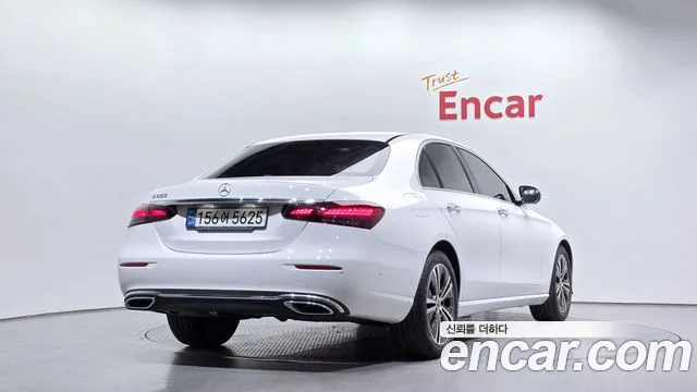Mercedes-Benz E-Class 2022 — фото 2