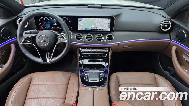 Mercedes-Benz E-Class 2022 — фото 10