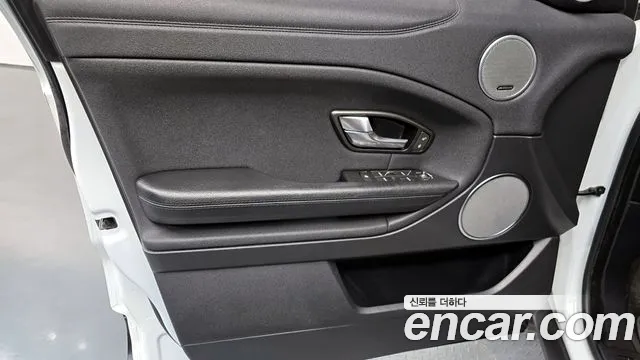 Land Rover Range Rover Evoque 2019 — фото 14