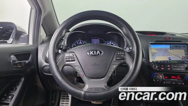 Kia K3 2015 — фото 14
