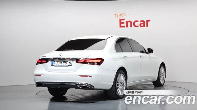 Mercedes-Benz E-Class 2023 — фото 2