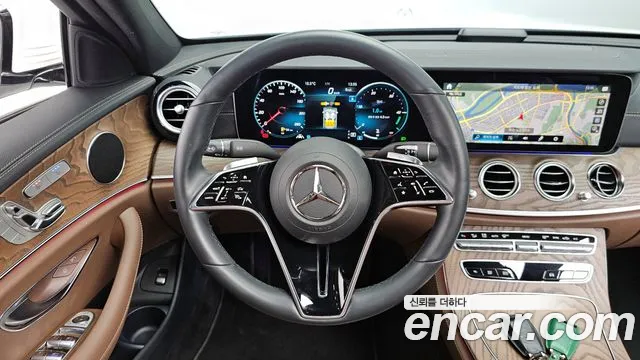 Mercedes-Benz E-Class 2023 — фото 19
