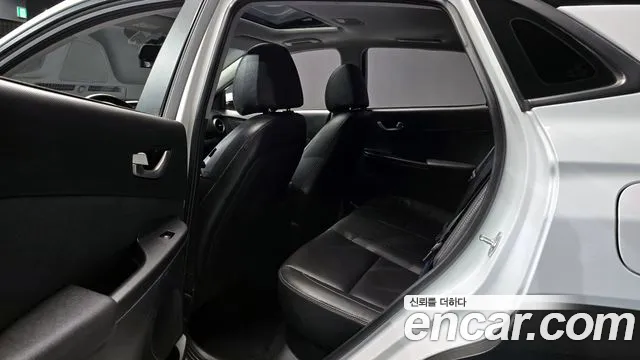 Hyundai Kona 2018 — фото 18