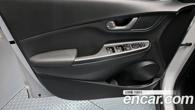 Hyundai Kona 2018 — фото 14