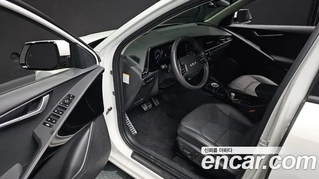 Kia Niro 2022 — фото 10