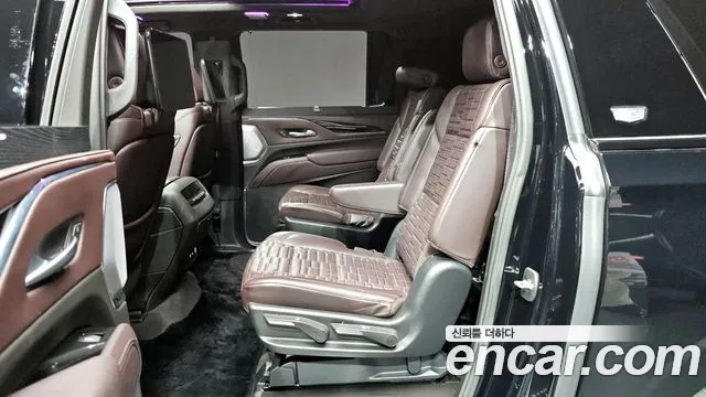Cadillac Escalade 2023 — фото 16