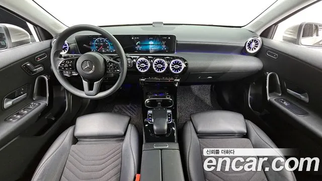 Mercedes-Benz A-Class 2019 — фото 10