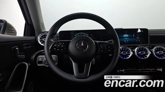 Mercedes-Benz A-Class 2019 — фото 19