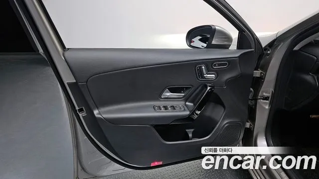 Mercedes-Benz A-Class 2019 — фото 14