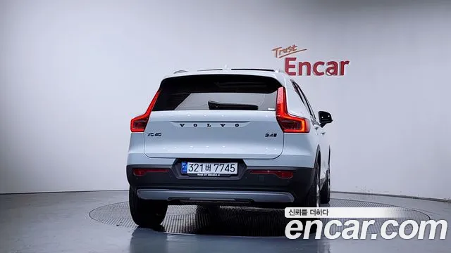 Volvo XC40 2021 — фото 3