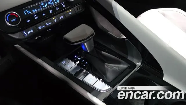Hyundai AVANTE 2021 — фото 12