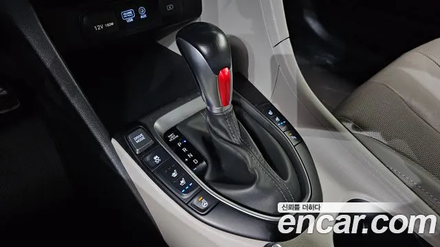 Hyundai Veloster 2018 — фото 9