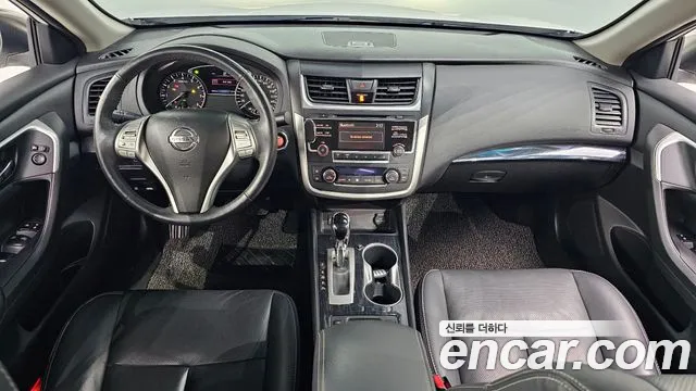 Nissan Altima 2017 — фото 10