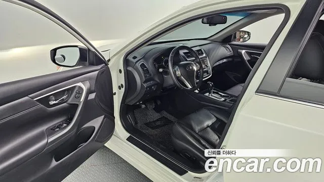 Nissan Altima 2017 — фото 13