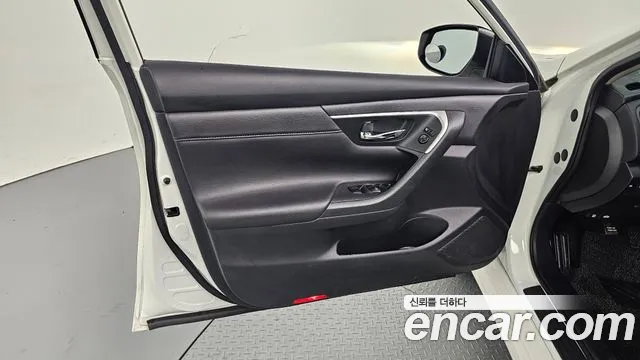 Nissan Altima 2017 — фото 14