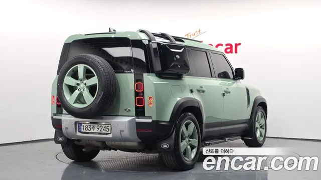 Land Rover Defender 2023 — фото 2