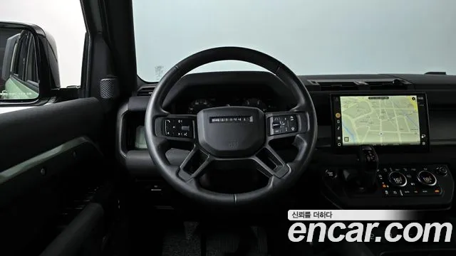 Land Rover Defender 2023 — фото 20