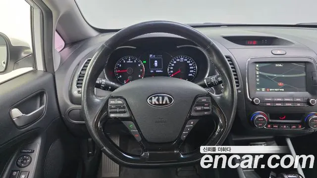 Kia K3 2017 — фото 14