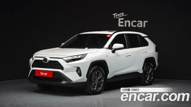 Toyota RAV4 2025 — фото 1