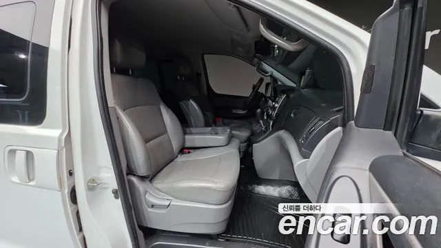 Hyundai Starex 2015 — фото 16