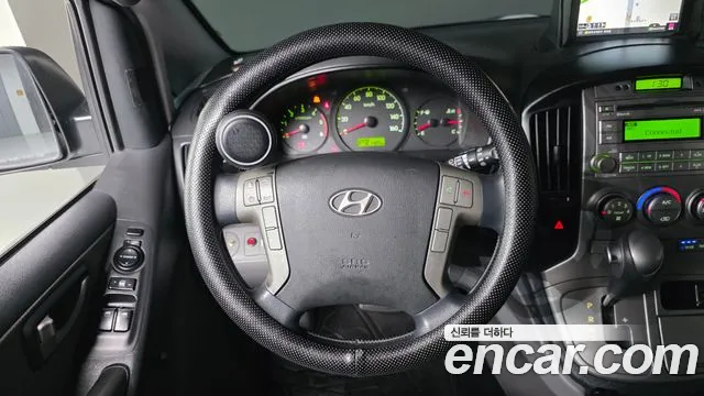 Hyundai Starex 2015 — фото 19