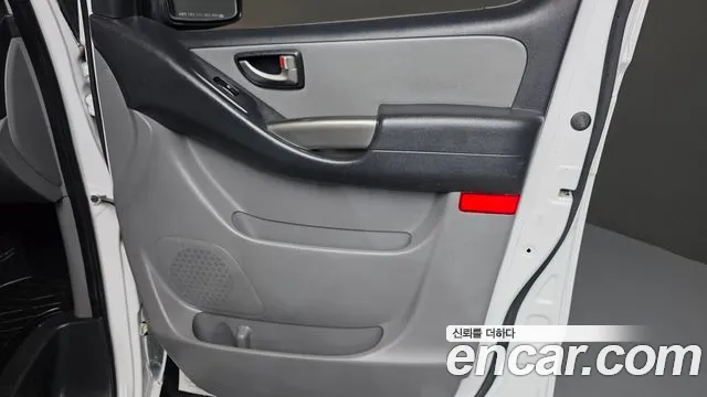Hyundai Starex 2015 — фото 14