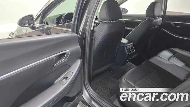 Hyundai Sonata 2020 — фото 19