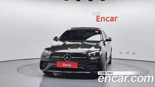 Mercedes-Benz E-Class 2022 — фото 3