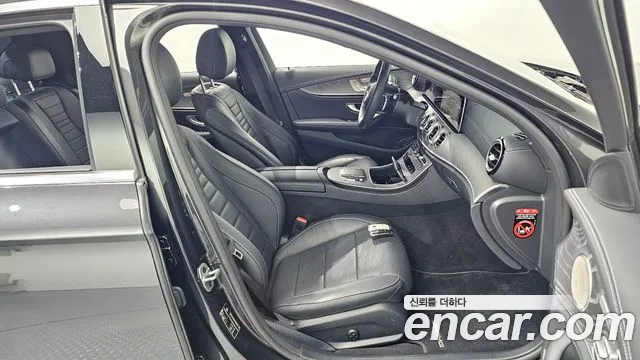 Mercedes-Benz E-Class 2022 — фото 16