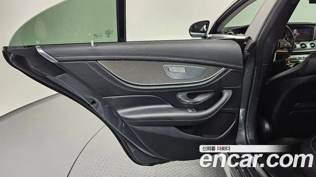 Mercedes-Benz CLS-Class 2019 — фото 15