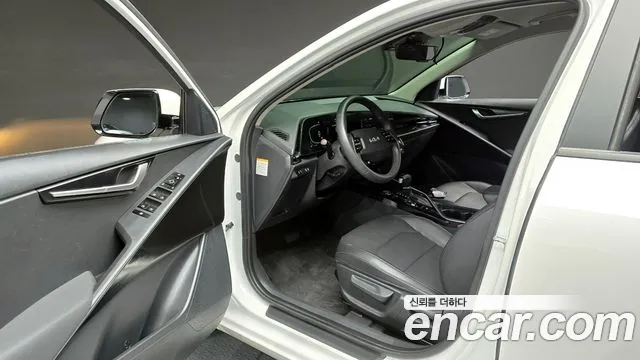 Kia Niro 2022 — фото 10